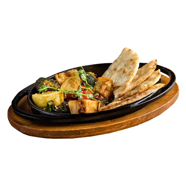 Изображение Печеные овощи с баклажаном и ореховым соусом