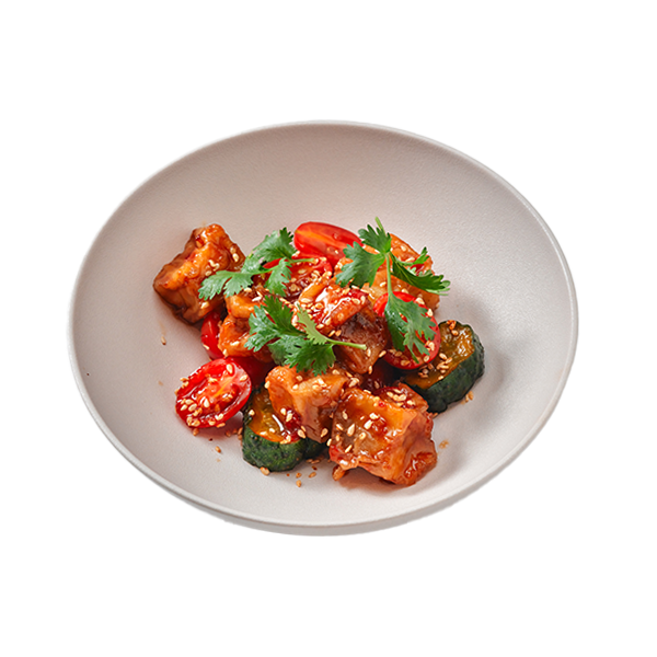 Салат с хрустящим баклажаном и битыми огурцами