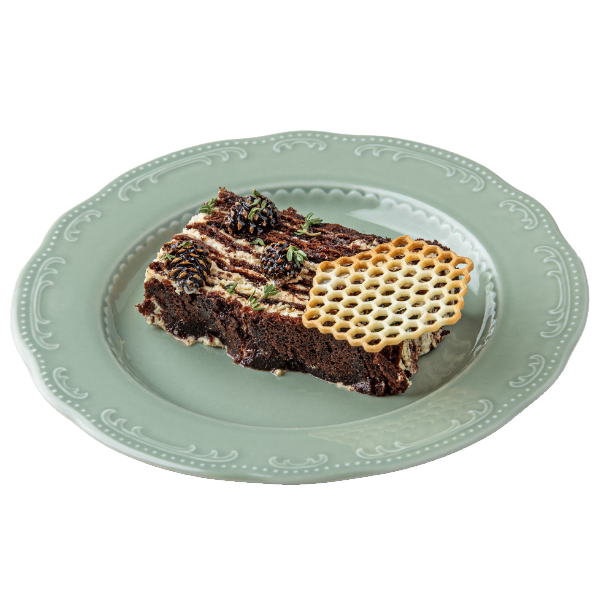 Черемуховый медовик  с вареньем из сосновых шишек