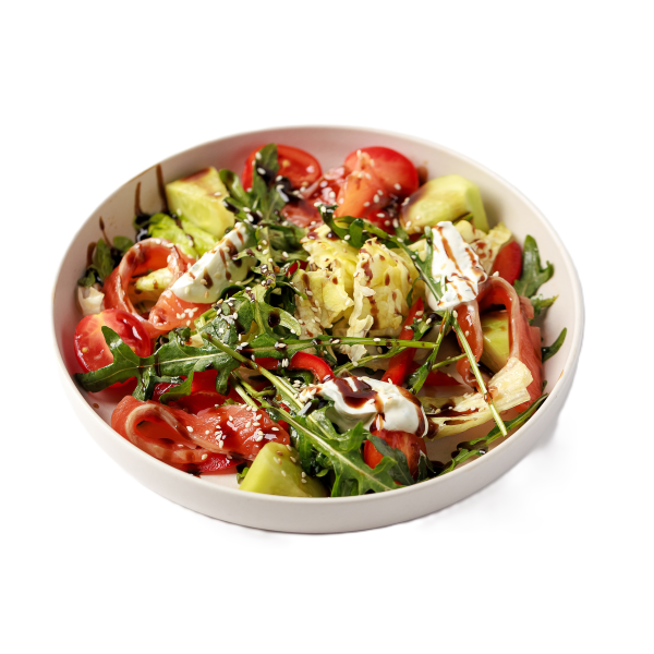 Сезонный салат с форелью