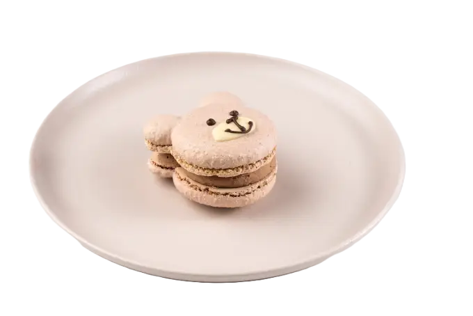 Изображение Пирожное макарон Банановый мишка 