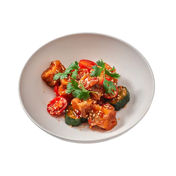 Изображение Салат с хрустящим баклажаном и битыми огурцами